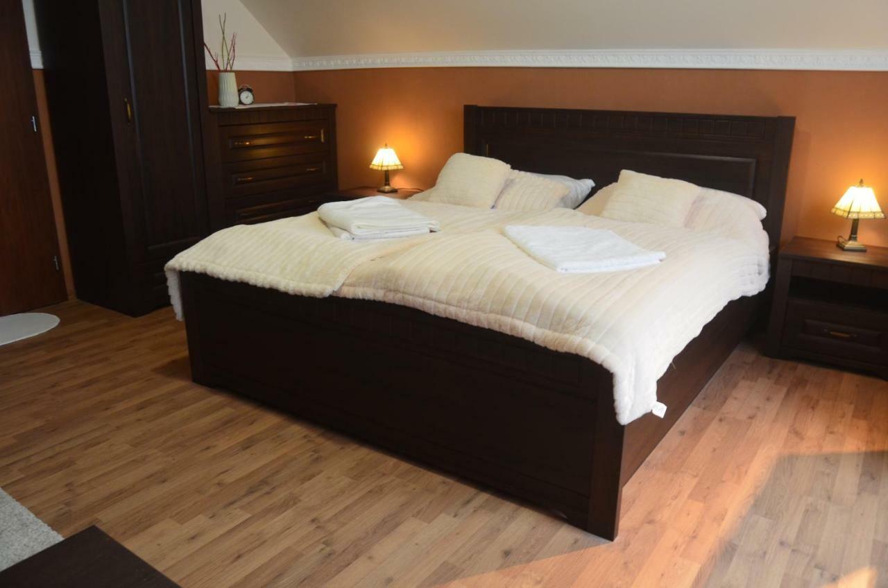 Ezathouse Devicie Hotel Korpona Kültér fotó